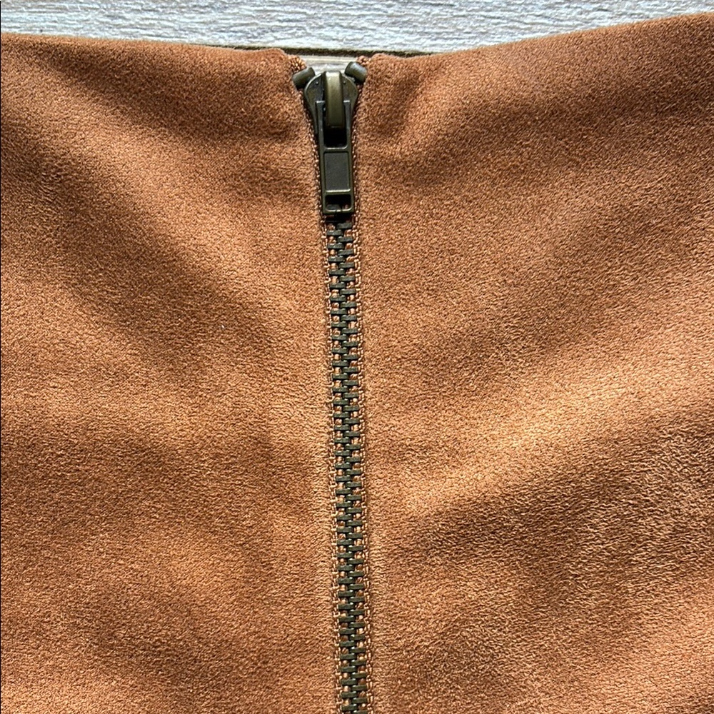MONTEAU High Waist faux suede camel Scalloped Shorts medium - Picture 4 of 6